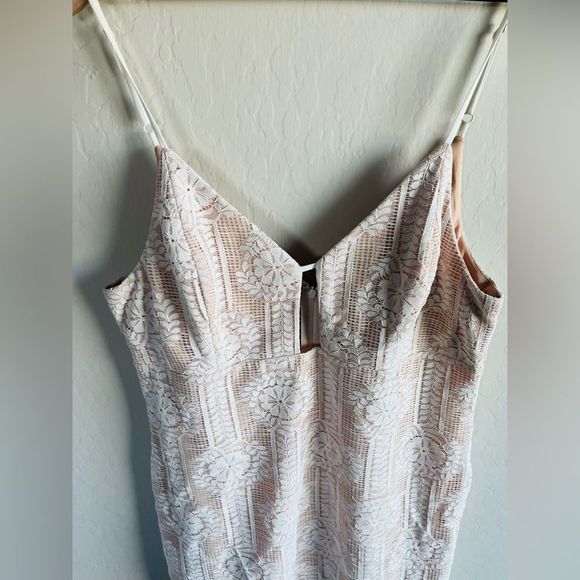 Lulu’s White & Beige Woman’s Lace Bodycon Dress Size XL NWOT - Picture 6 of 9